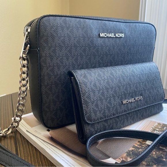 New Michael Kors jet set Large travel EW crossbody bag & wallet set - Picture 2 of 16